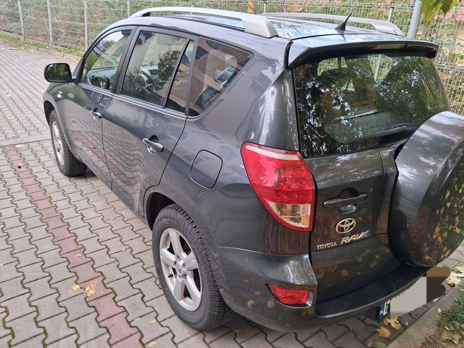 TOYOTA RAV4 2.2 D4D 136KM, stan bardzo bobry