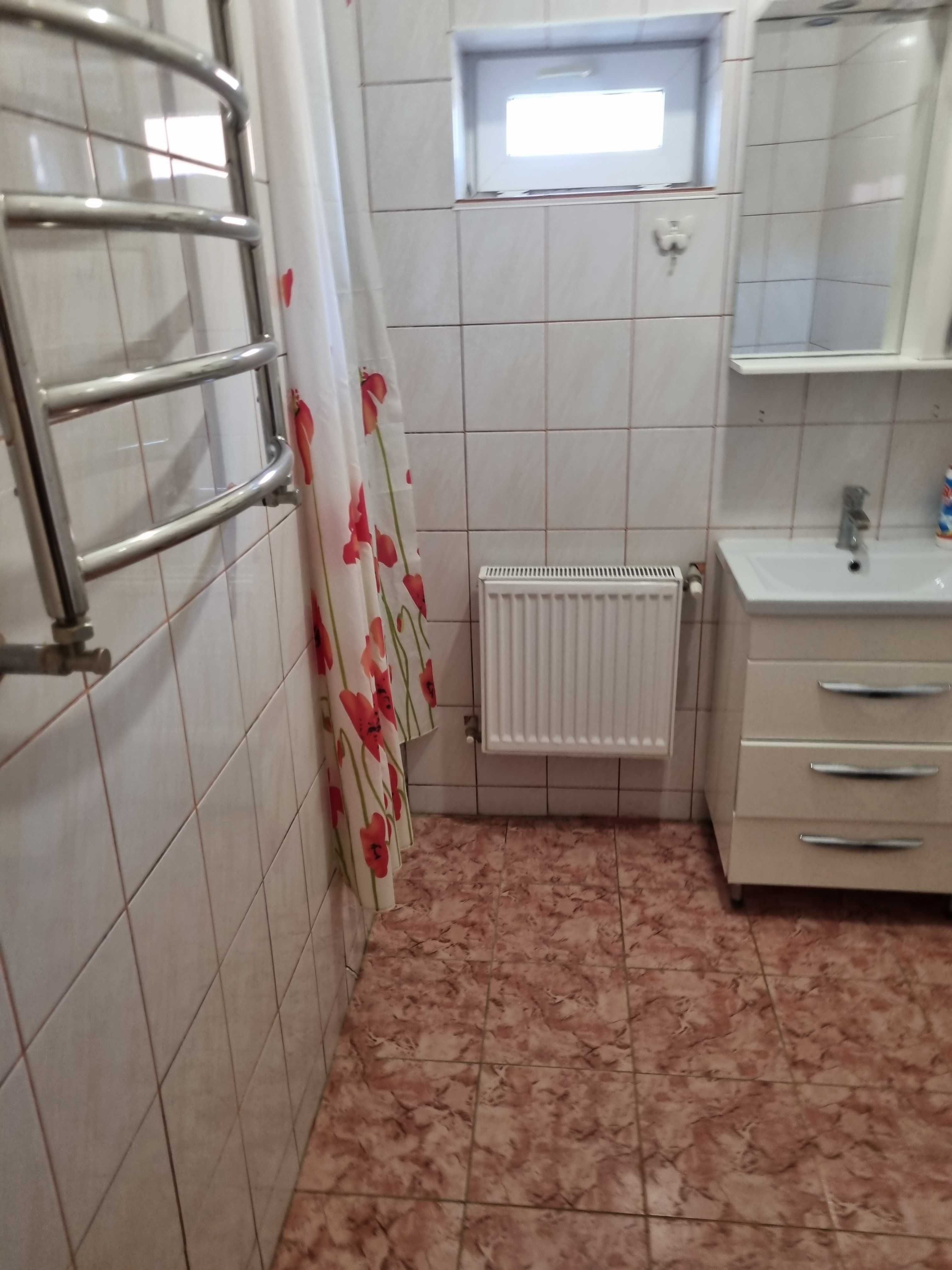 Продам добротный двухэтажный дом на Залютино
