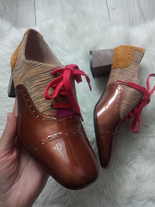 Черевики кольорові широкий каблук,туфлі лак,туфлі шнурки,ботильйони 38