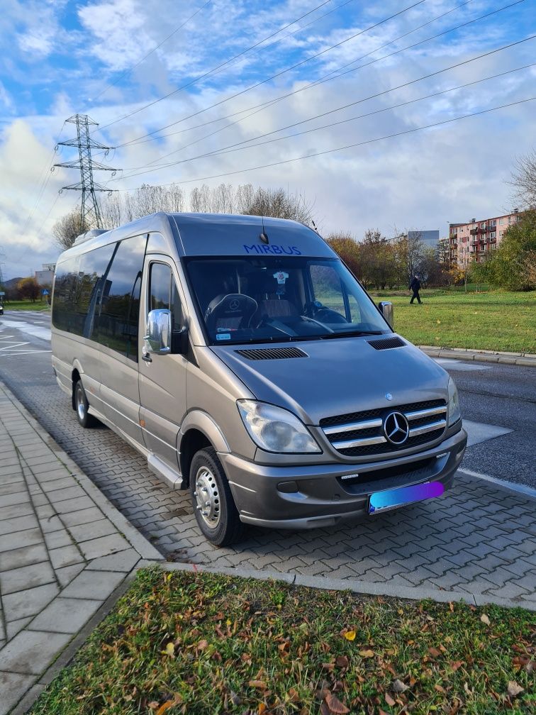 Przewóz osób wynajem autokarów busów z kierowcą