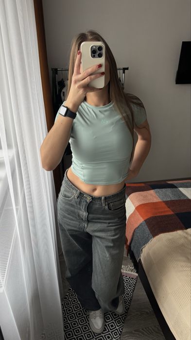 Жіноча вкорочена спортивна футболка 4F