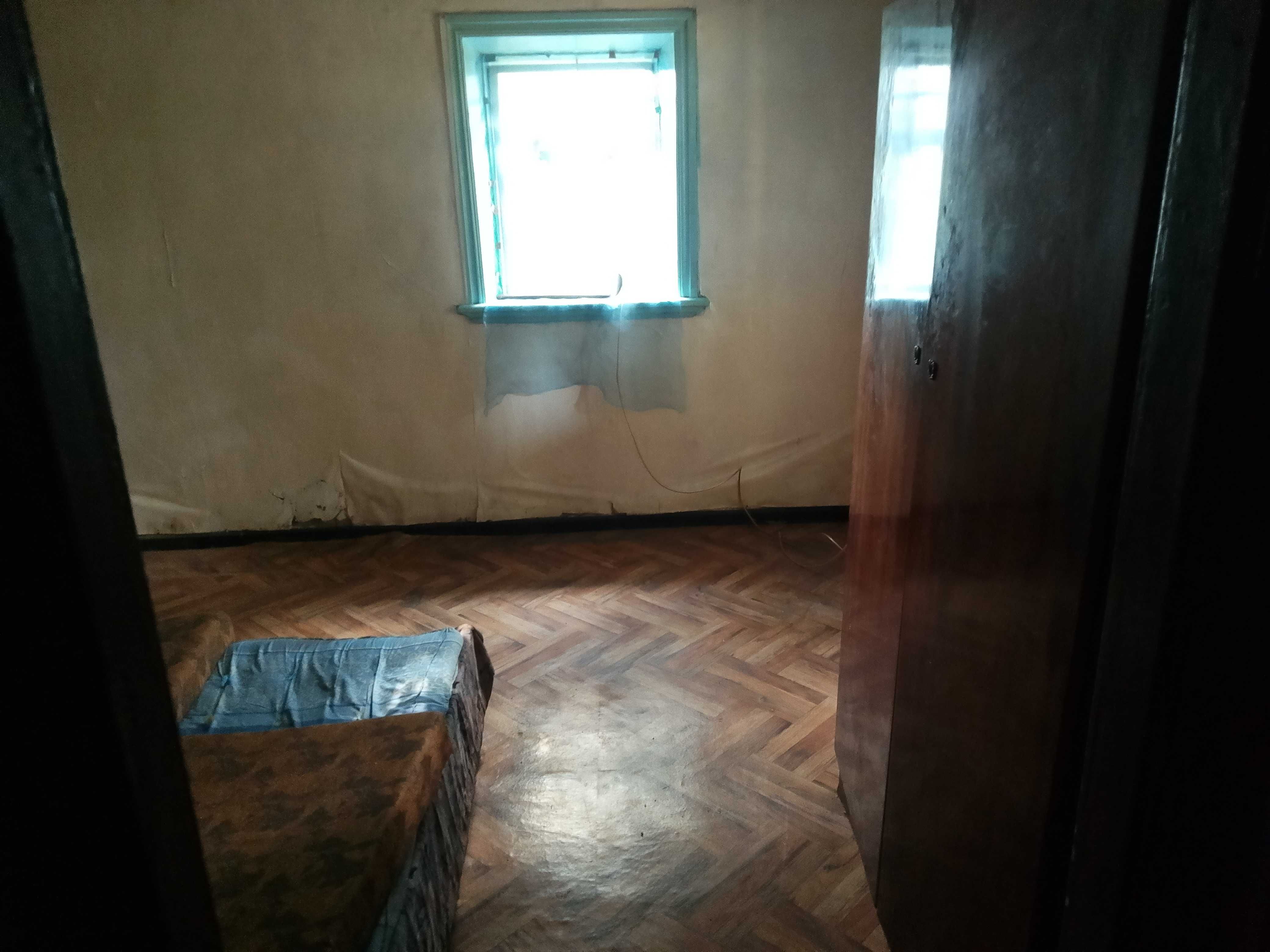 Продам хату домик(2-две) с участками Новая  Галещина