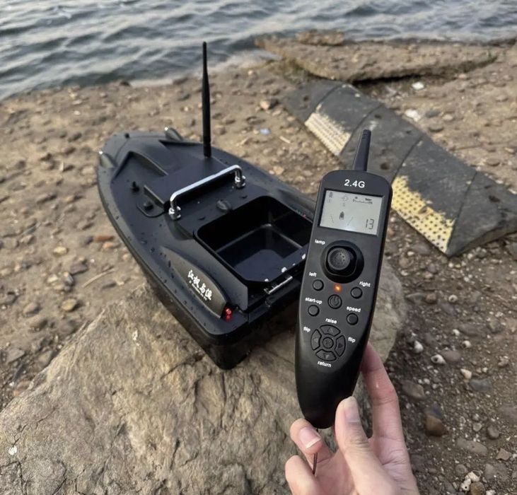 Короповий кораблик з GPS та ехолотом