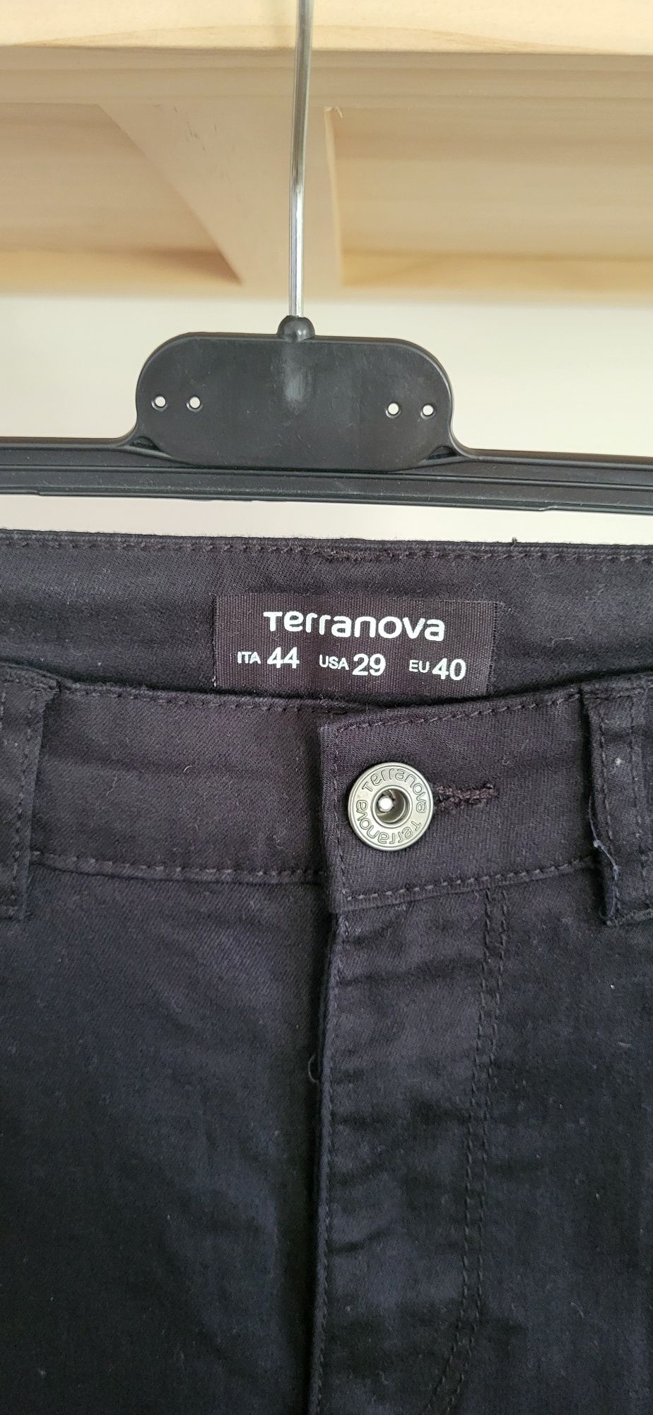 Jeansy z lampasami Terranova