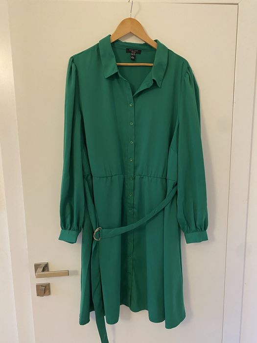 Sukienka w kolorze butelkowa zieleń rozmiar 52