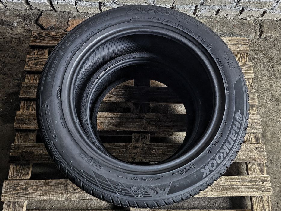 Зимова пара 215/55r17 Hankook | 8mm | 2022 | Korea | Преміум шини