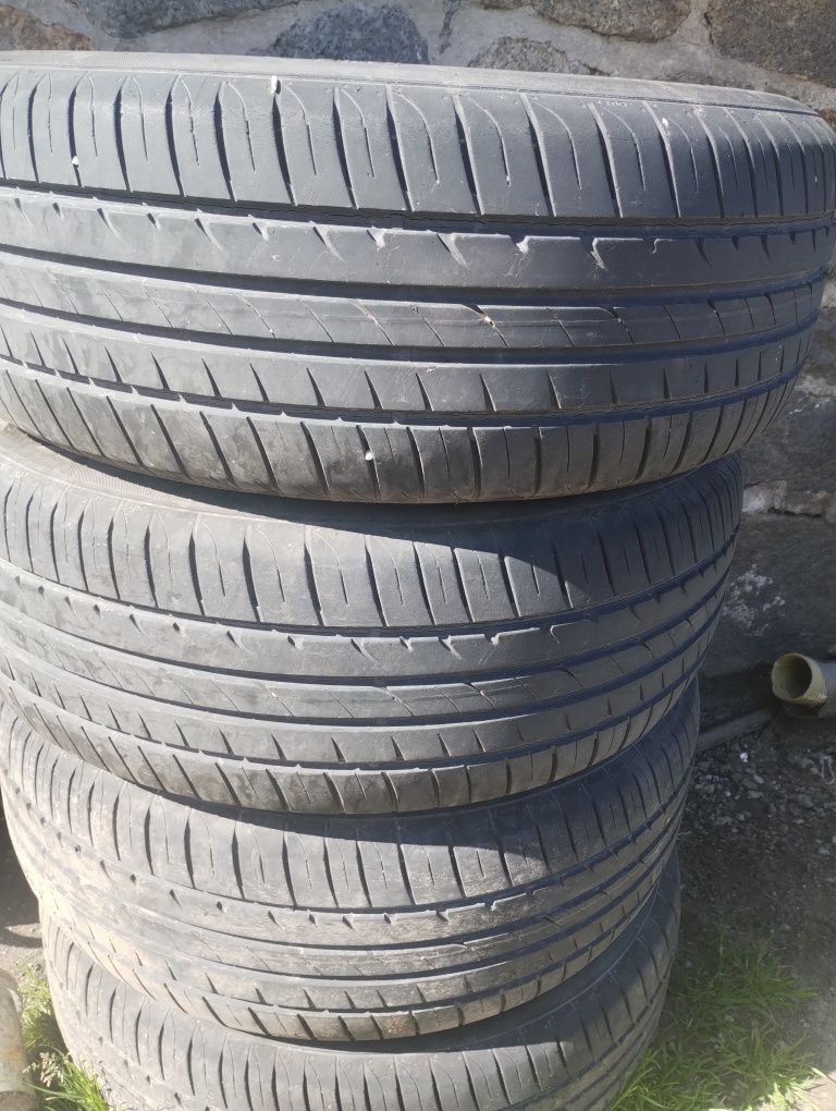 Komplet opon letnich HANKOOK 225/60R17  stan dobry polecam