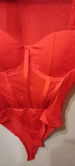 Nowe body czerwone roz m/l