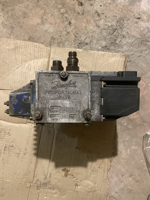 Danfoss гідравлічний розподільник