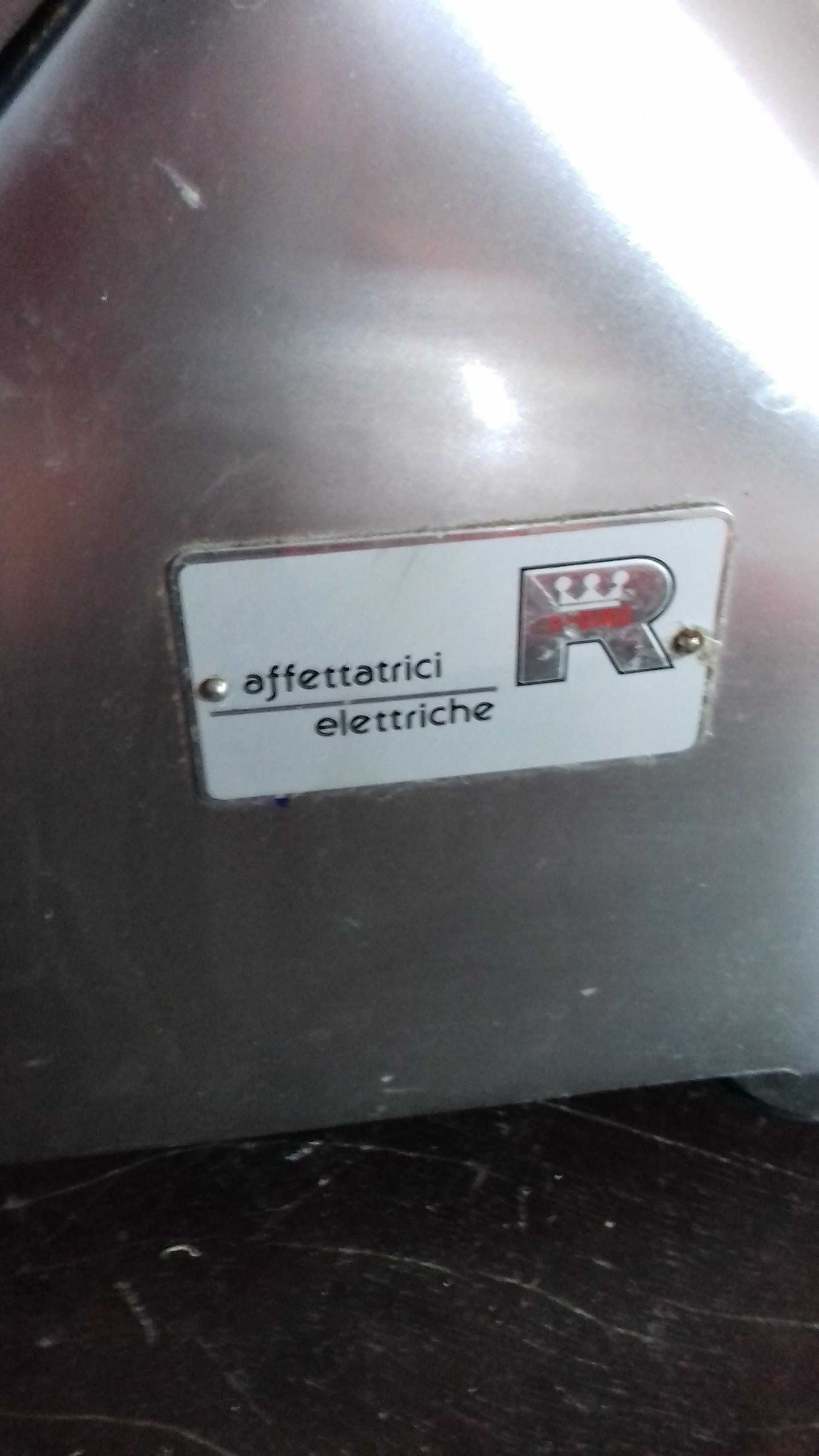 Fiambreira da marca registada Affettatrici elettriche R 250