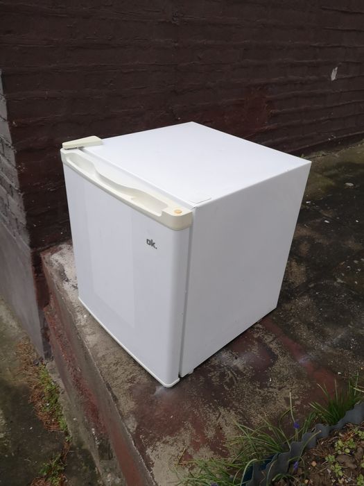Mała zamrażarka 2 półkowa firmy ok.energooszczędna A+.