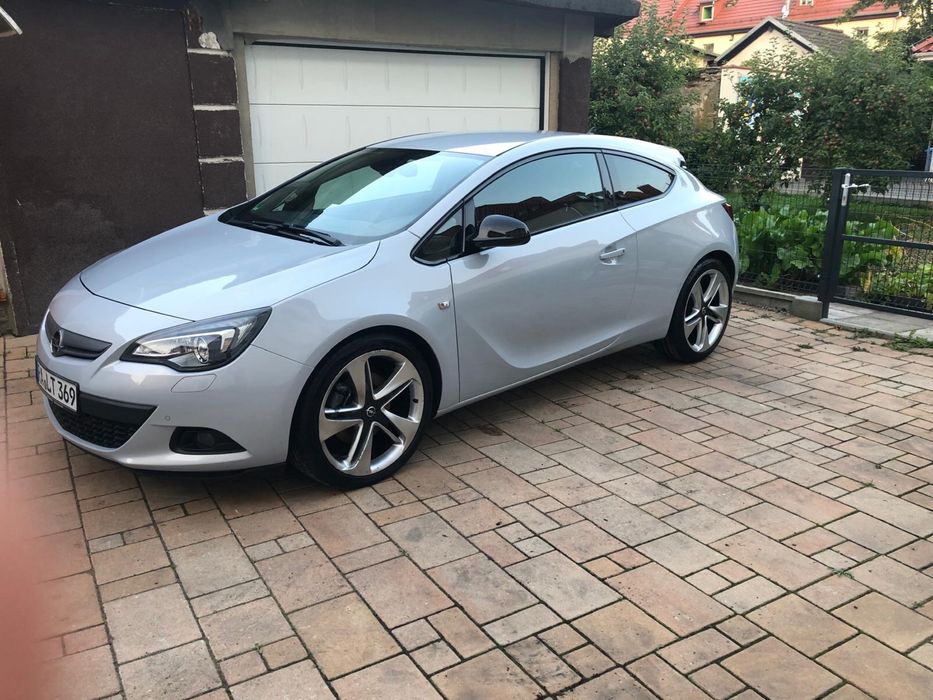 Opel Astra J GTC CDTI 2.0