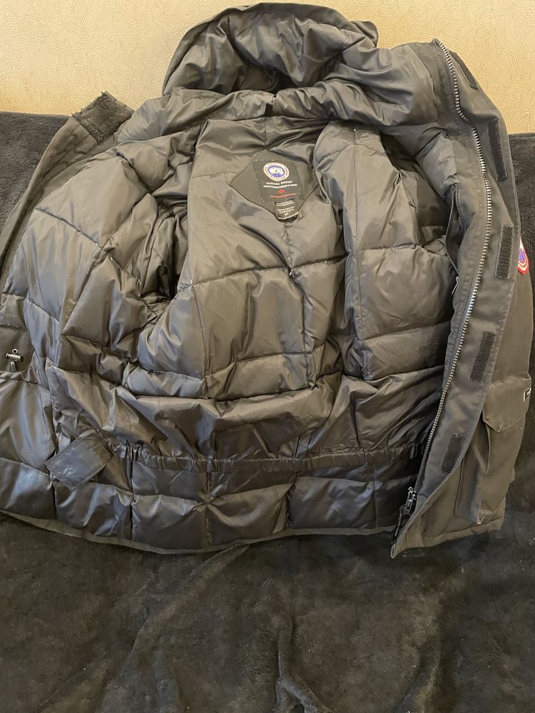 Куртка пуховик Canada Goose