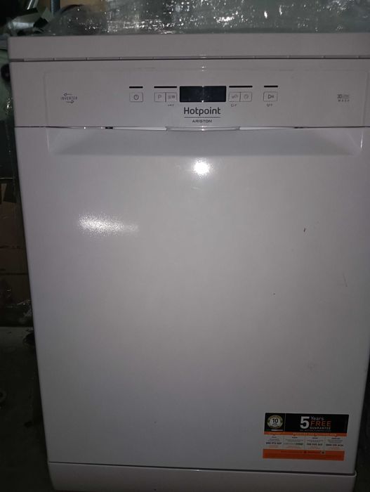 Vendo máquina de lavar loiça Ariston Hotpoint  impecável com pouco uso