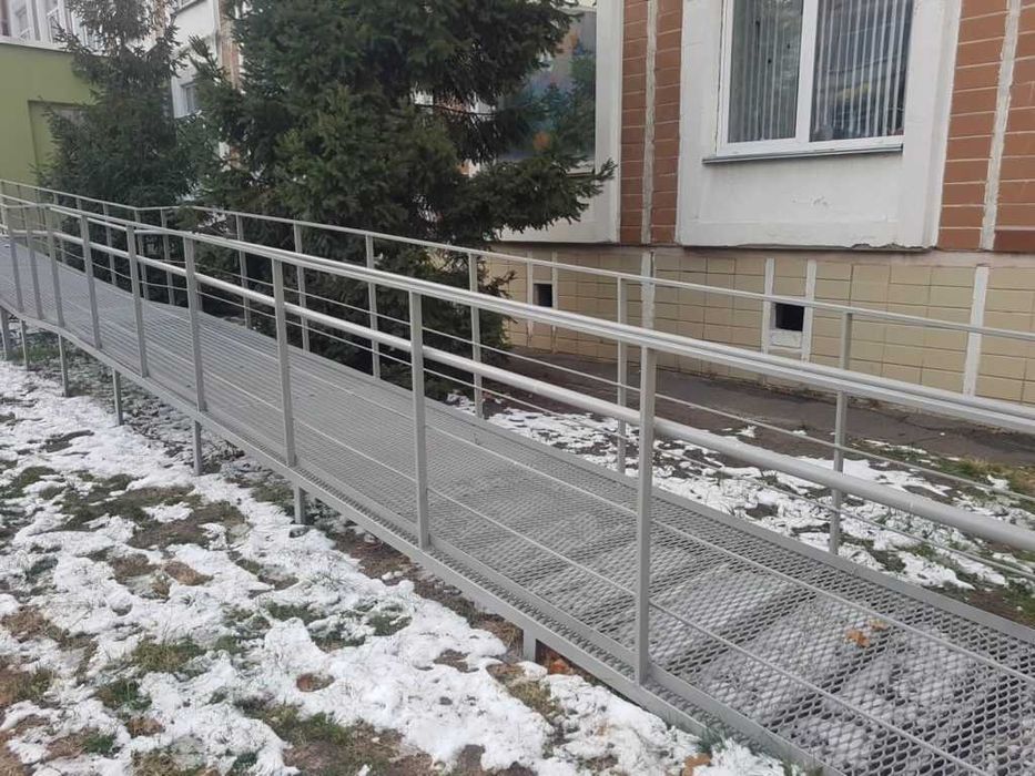 Пандус, Перила на пандуси,  Поручні для інвалідів, Флагшток