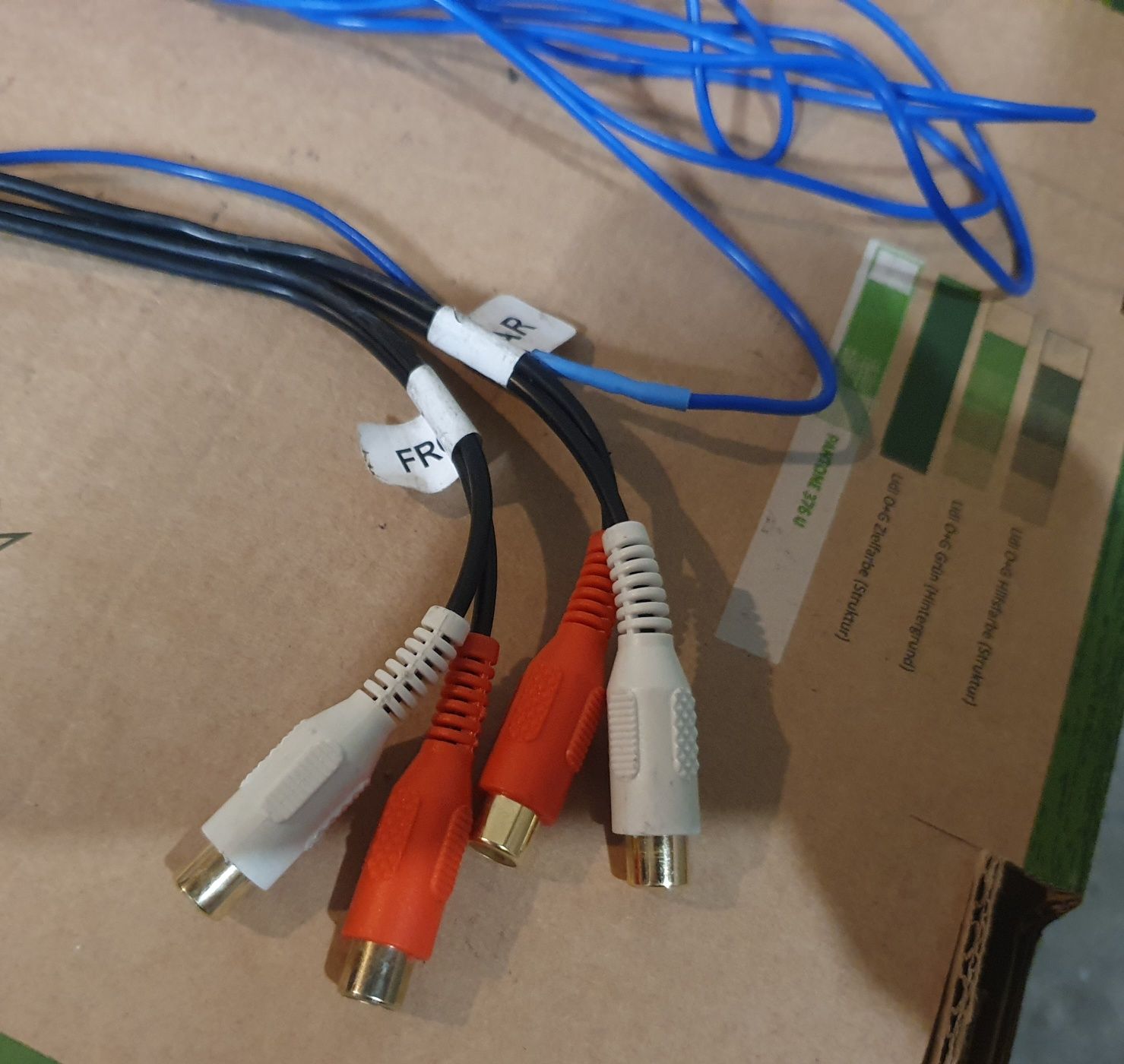 mini ISO > 4xRCA + przewód Remote