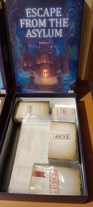 Настольная игра "Побег из Психушки" на французском языке