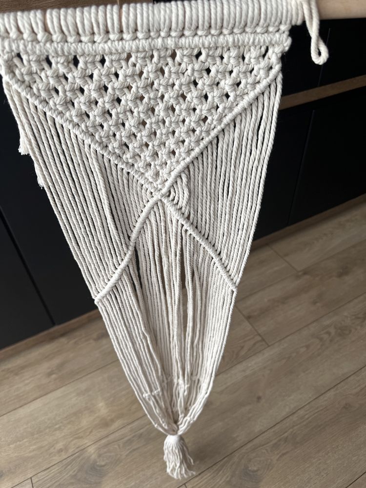 Makrama, wieszak na doniczkę w stylu boho