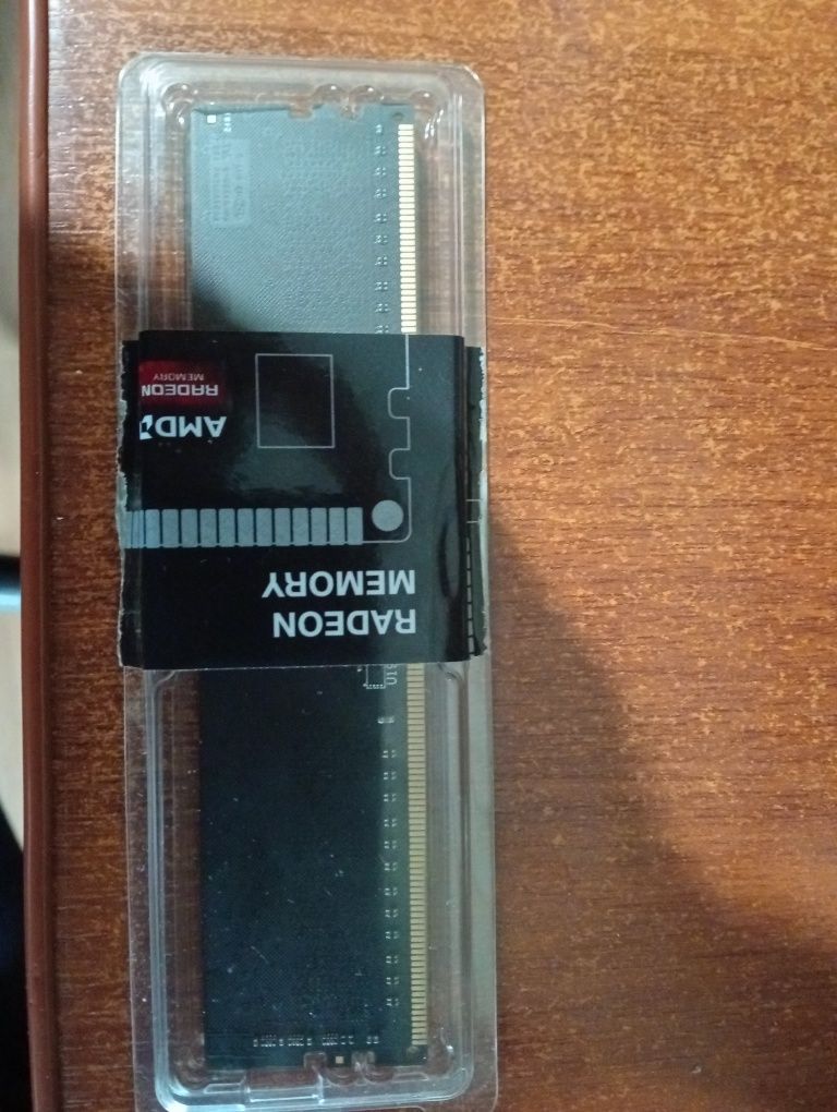 Оперативна пам'ять AMD 8gb  DDR4  3200mhz