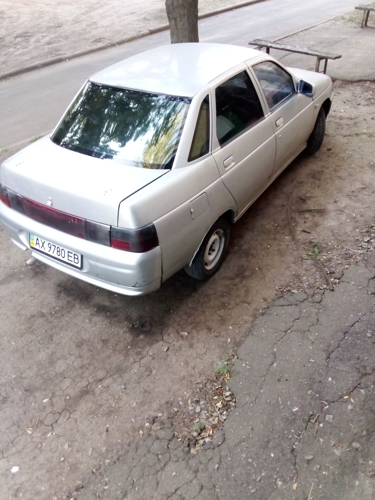 Авто лада 2110 в нормальном состоянии