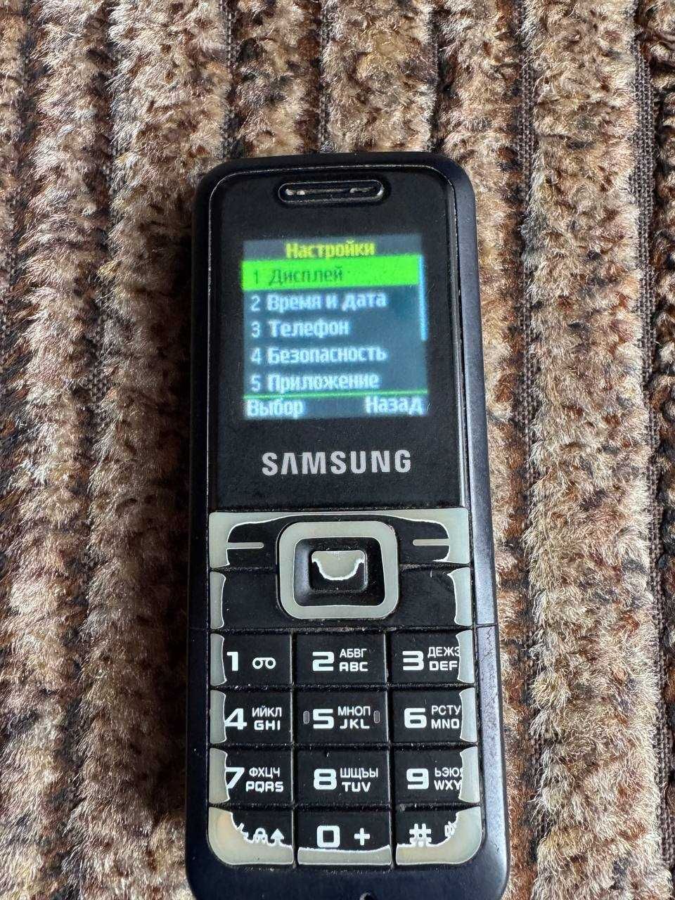 Мобильный телефон Samsung E1070 black