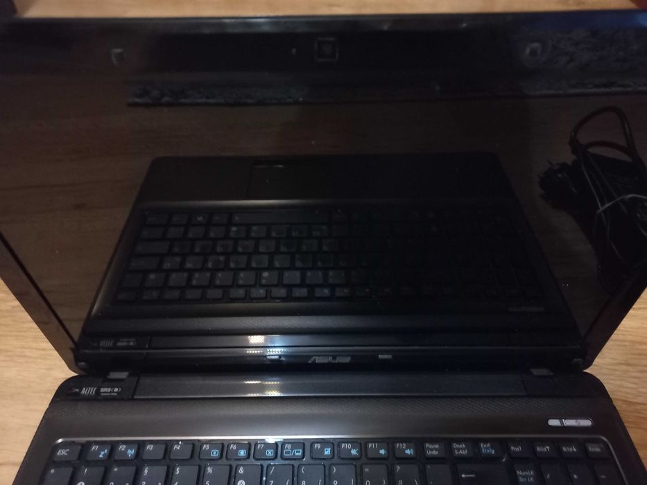Laptop Asus K52J Intel i3 4GB ram 128gb ssd z ladowarka