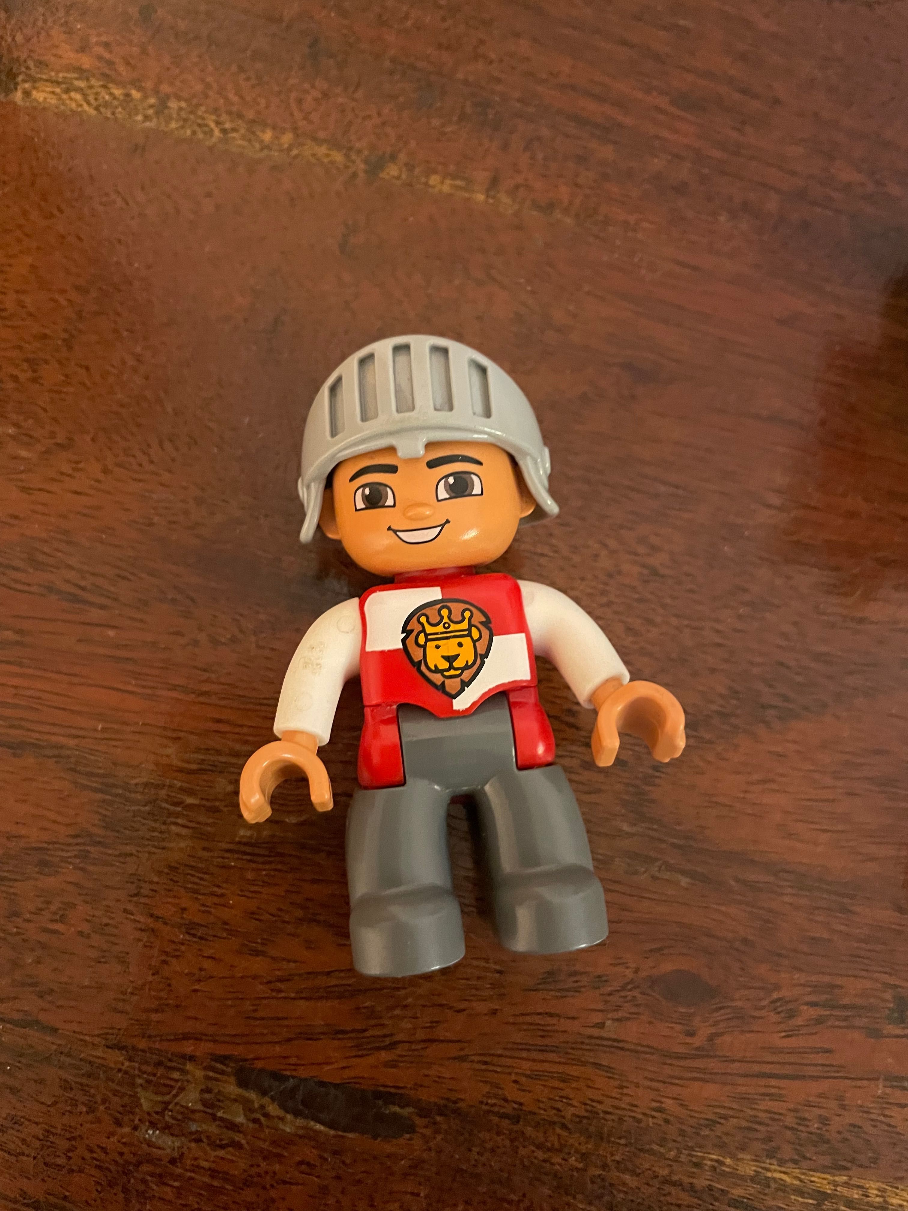 Ludzik Lego Duplo rycerz +akcesoria