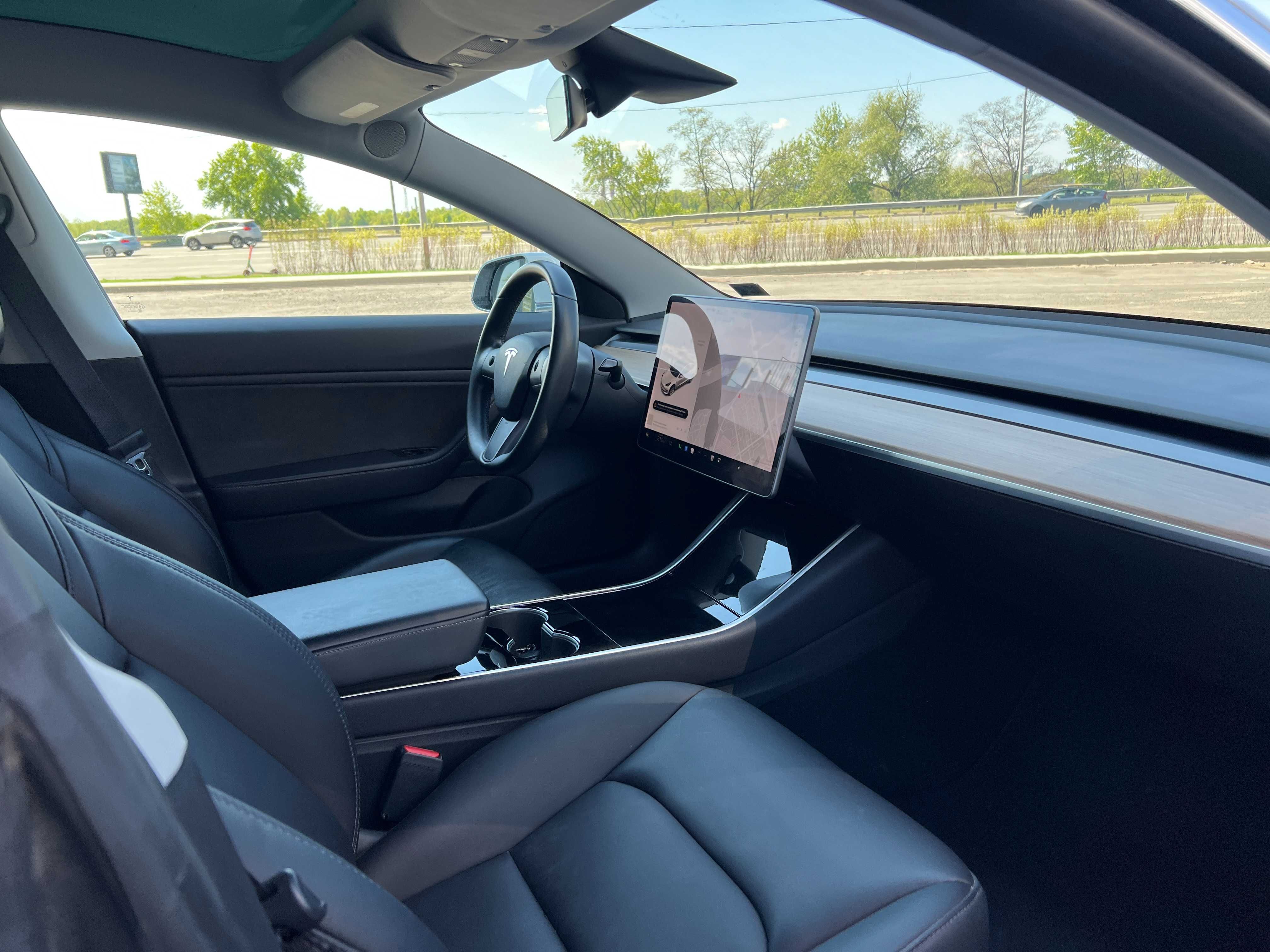 Продам Tesla Model 3 2019 Long Range Dual Motor AWD