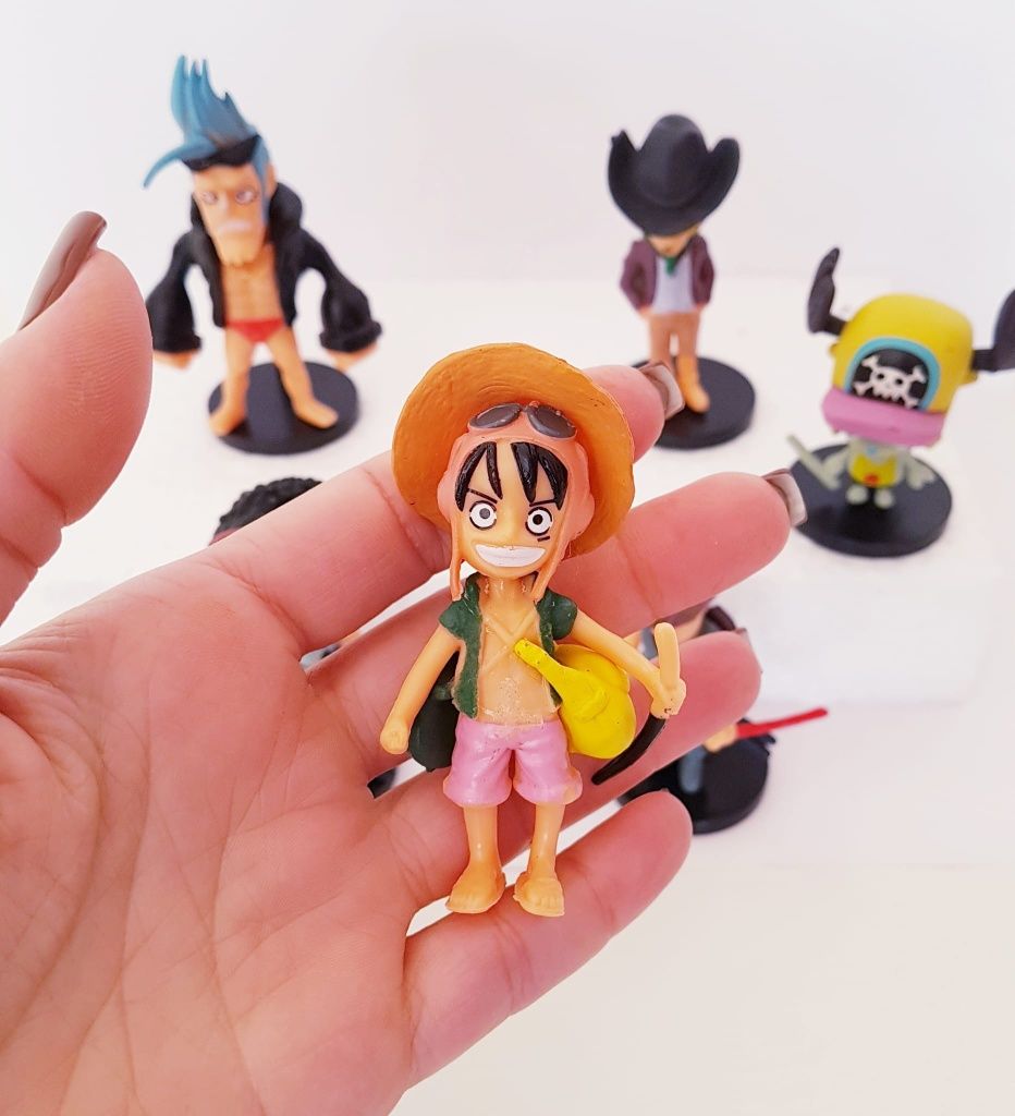 6 Pcs / One Piece (Portes Incluídos)