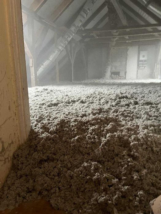 Ocieplanie celulozą wdmuchiwaną oraz wełną drzewnej STEICOzell