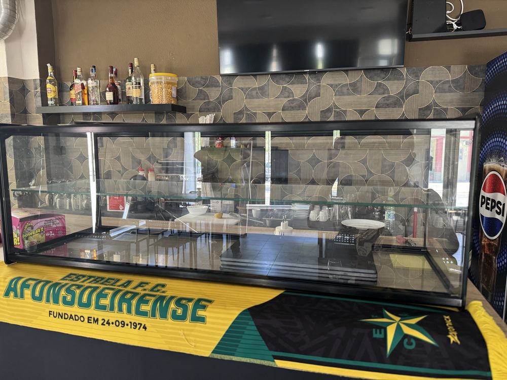 Vendo montra, vitrine