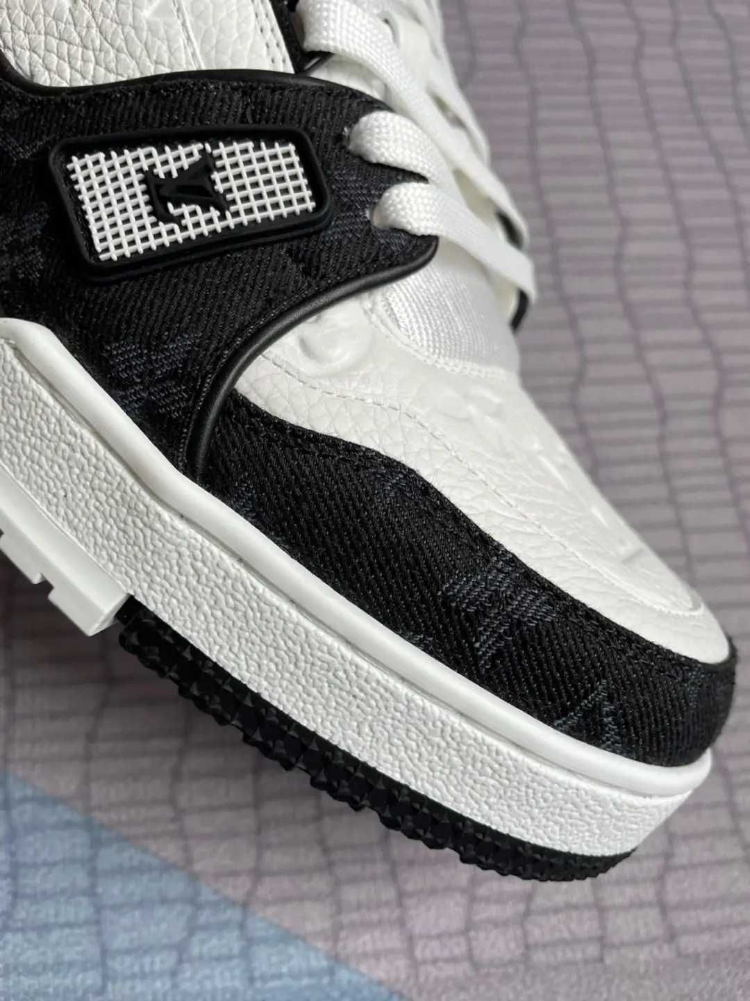 Louis Vuitton LowLvTrainerBlack Oryglnał Nowe Trampki Modny wybór 44
