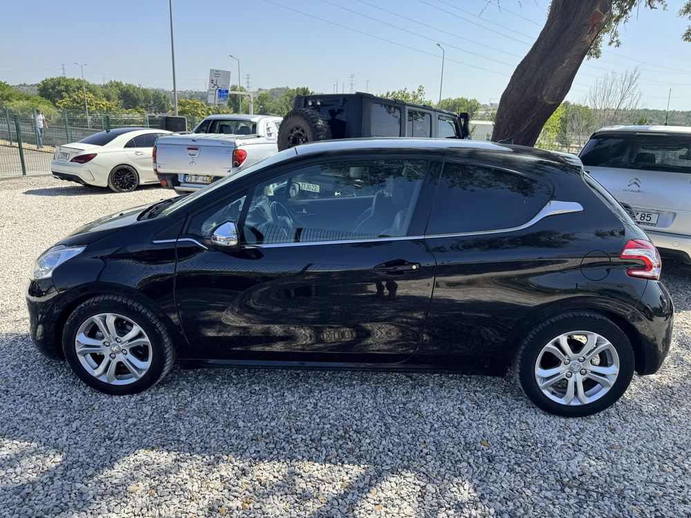 Peugeot 208 3Portas 1.2 PureTech Allure 103mil km Abril 2015