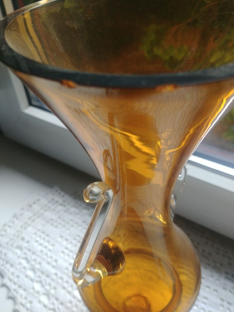 Piękny szklany wazon