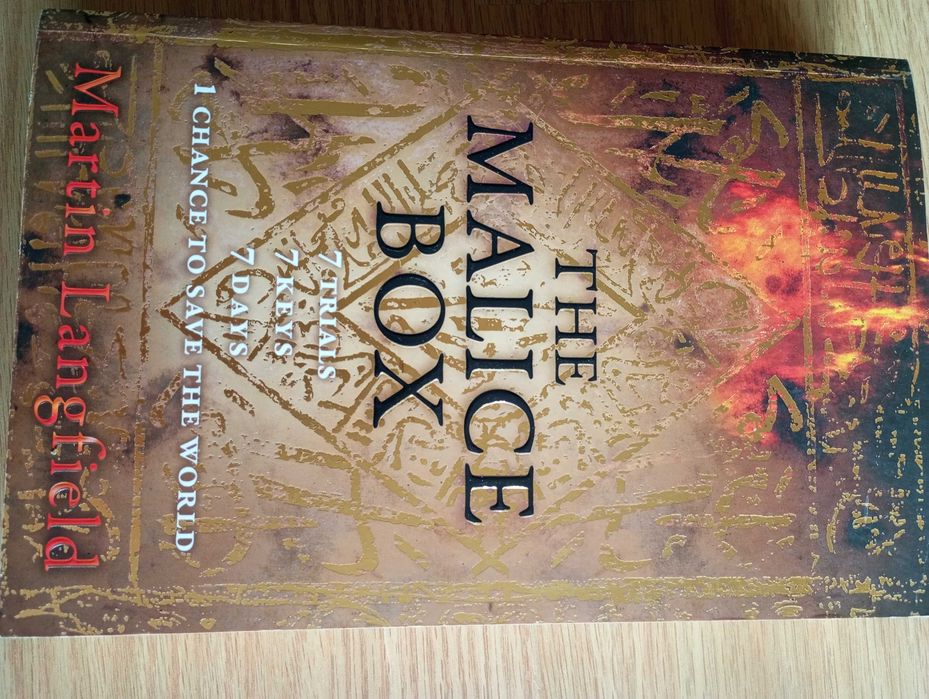 Malice Box
de Martin Langfield - livro em inglês