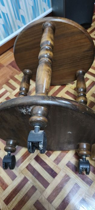 Mesa de apoio em madeira