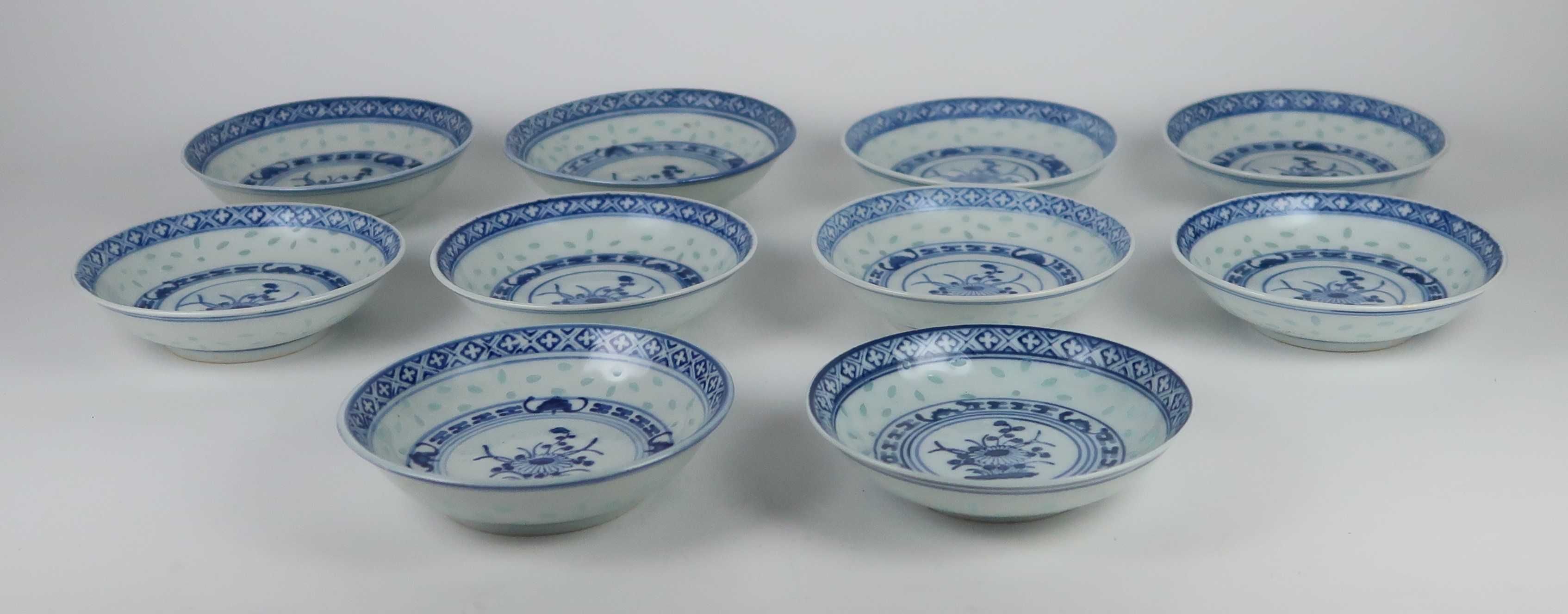 Conjunto de 10 pratinhos/taças antigas porcelana China