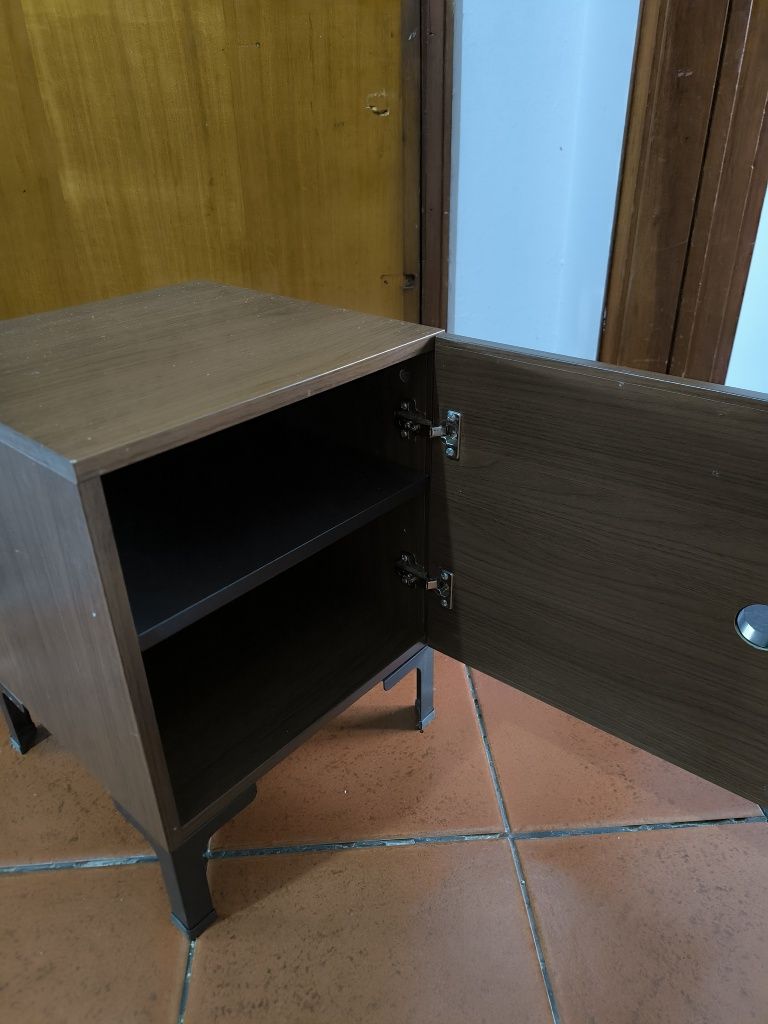 Mesa de cabeceira