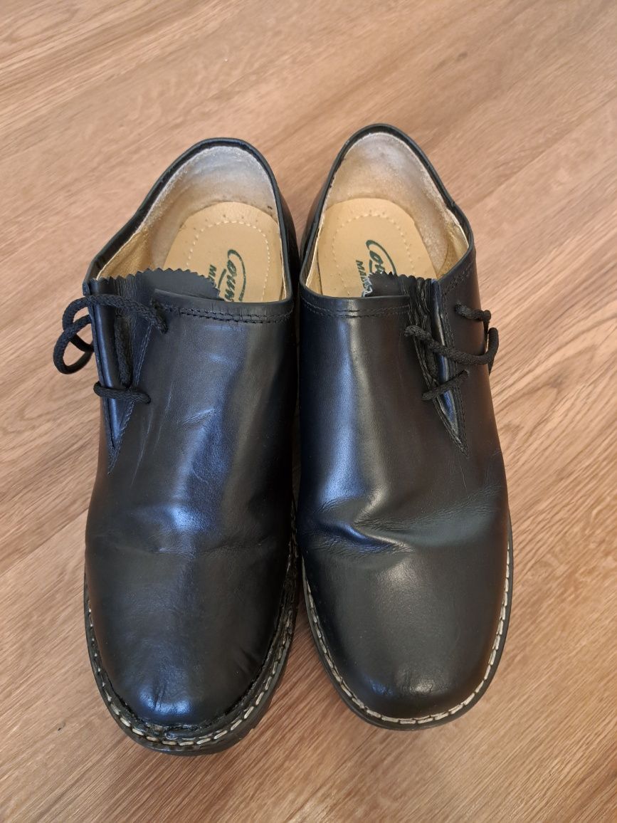 Sapatos tradicionais da Baviera