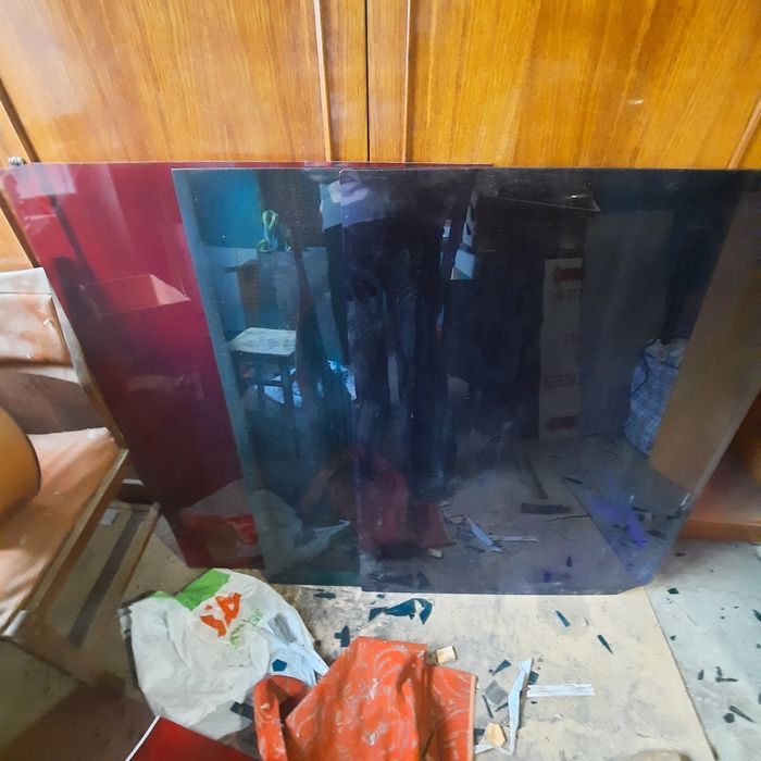 Отдам даром цветное стекло