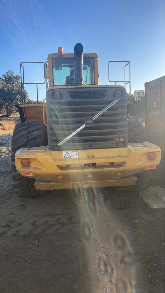 Pá carregadora L220E