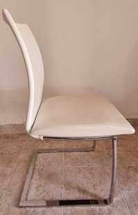 Cadeiras Pele Branca INTERFORMA