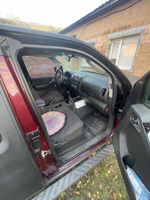 Продам нісан пікап наварои