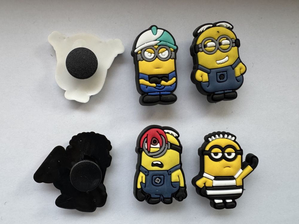 Charms Crocs Minions przypinki nowe