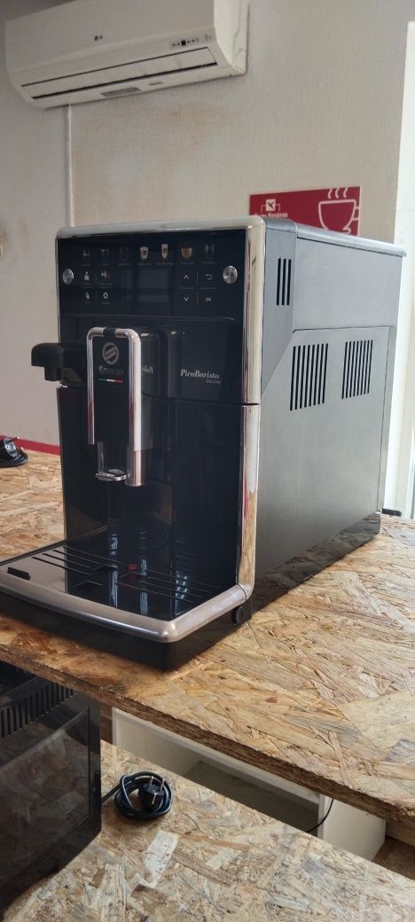 Продам кофемашину Saeco PicoBarista Deluxe