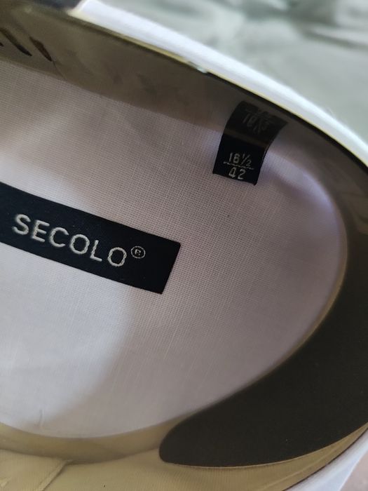 Теніска 42 р, фірма Secolo
