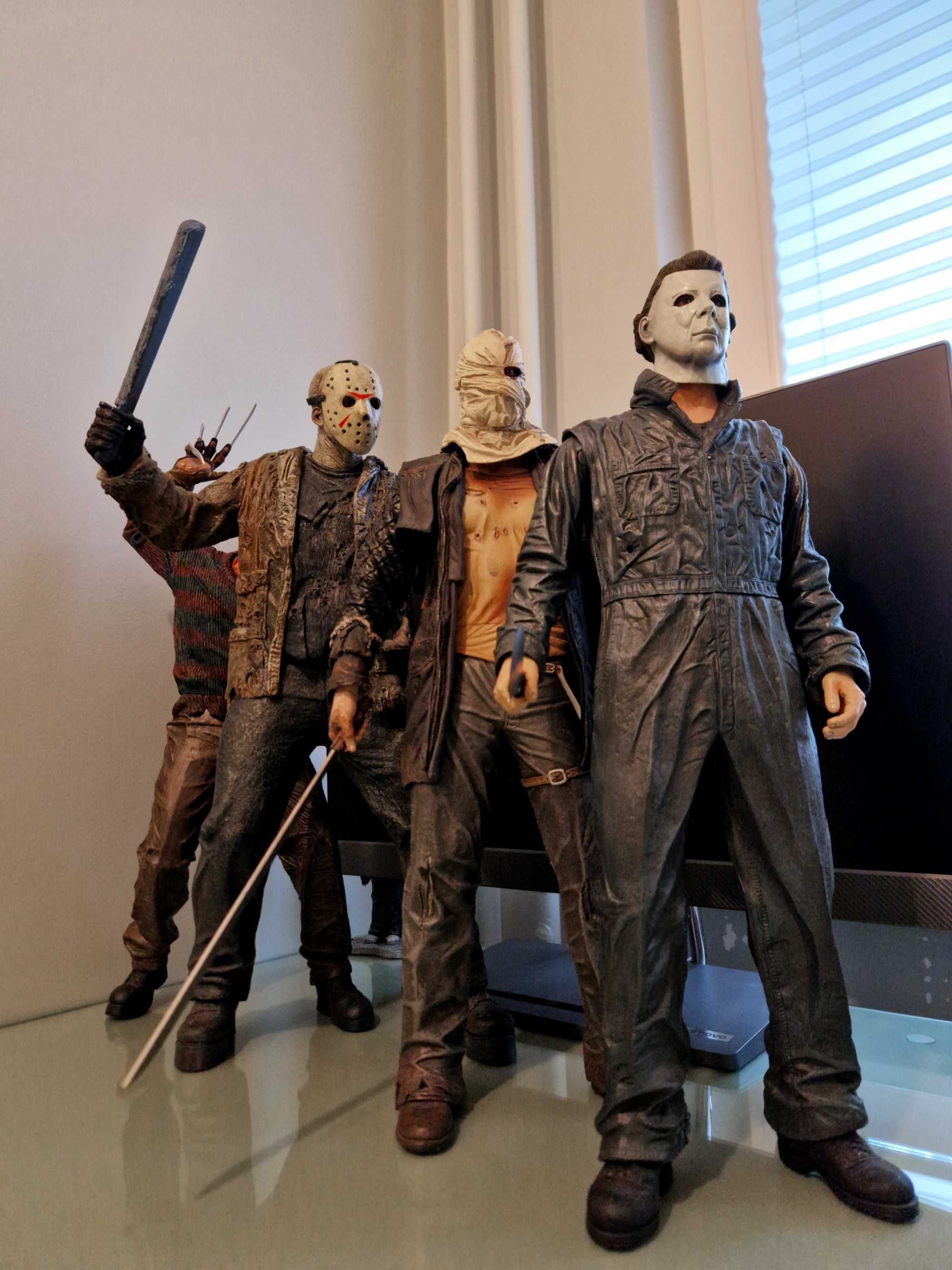 4 x NECA Zestaw Figurek 45 cm Freddy, Jason Voorhees, Michael Myers