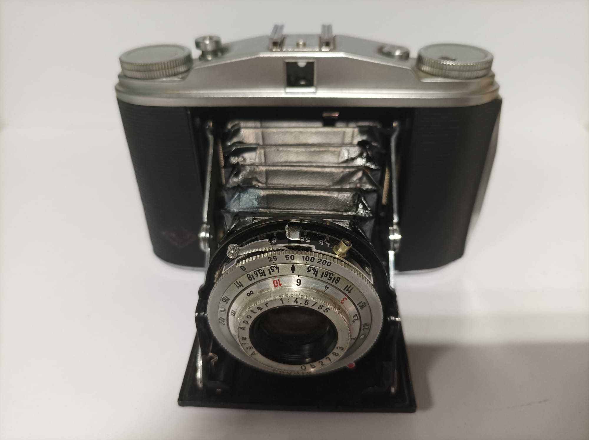Máquina fotográfica de fole antiga - AGFA Isolette II