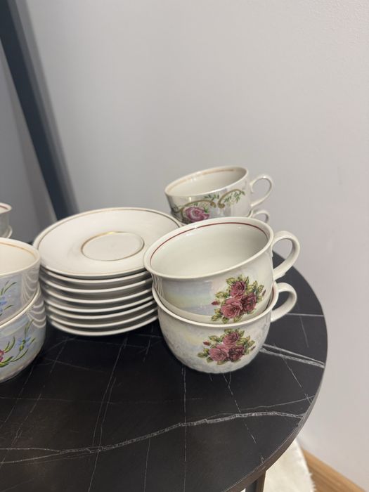 Набір чашок та тарілок, набір посуду для кави
