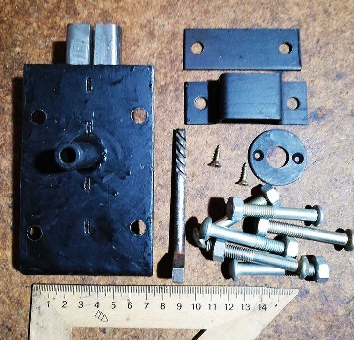 Замок  для  двери